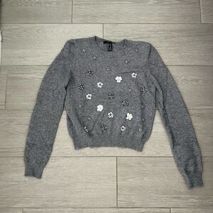 Forever 21 Gray Sweater with Floral beading size M